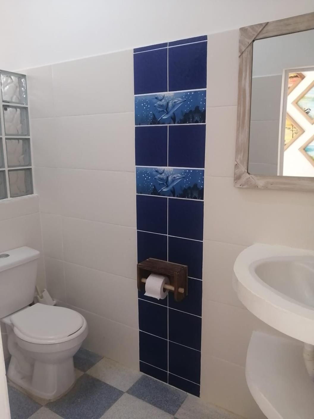 Hotel Playa Tiburon Coveñitas エクステリア 写真