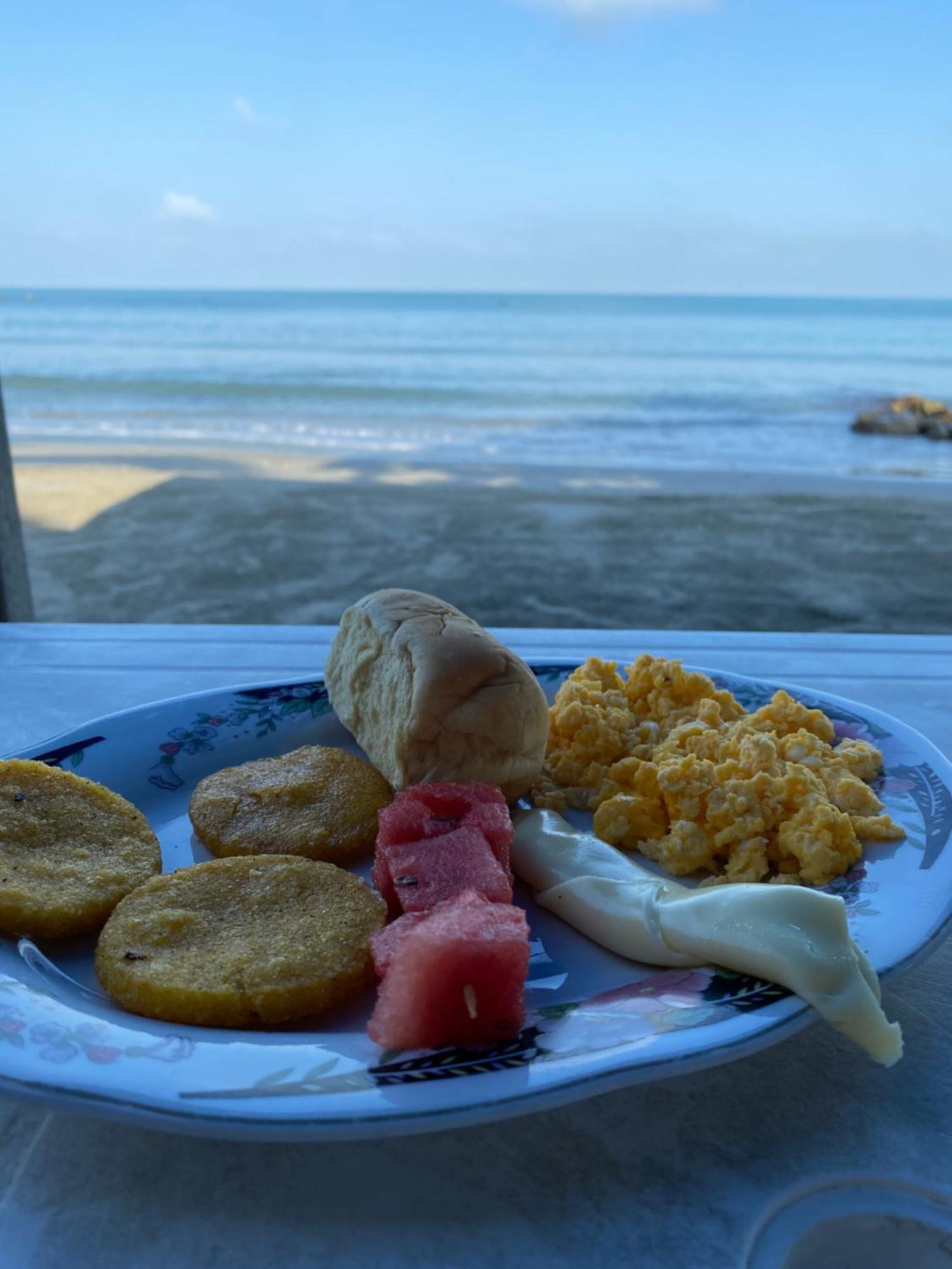 Hotel Playa Tiburon Coveñitas エクステリア 写真